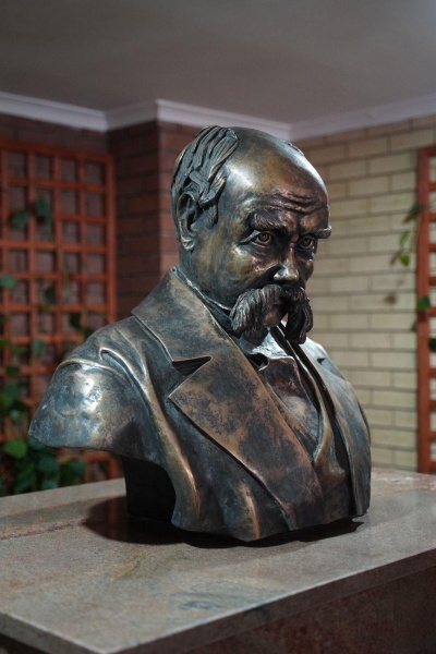 Symbol of freedom: Botswana opens Africa's first monument to Ukrainian poet Taras Shevchenko