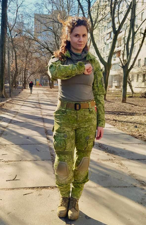 Подивіться на ці фото сильних українок, які допомагають, захищають і оберігають нашу країну