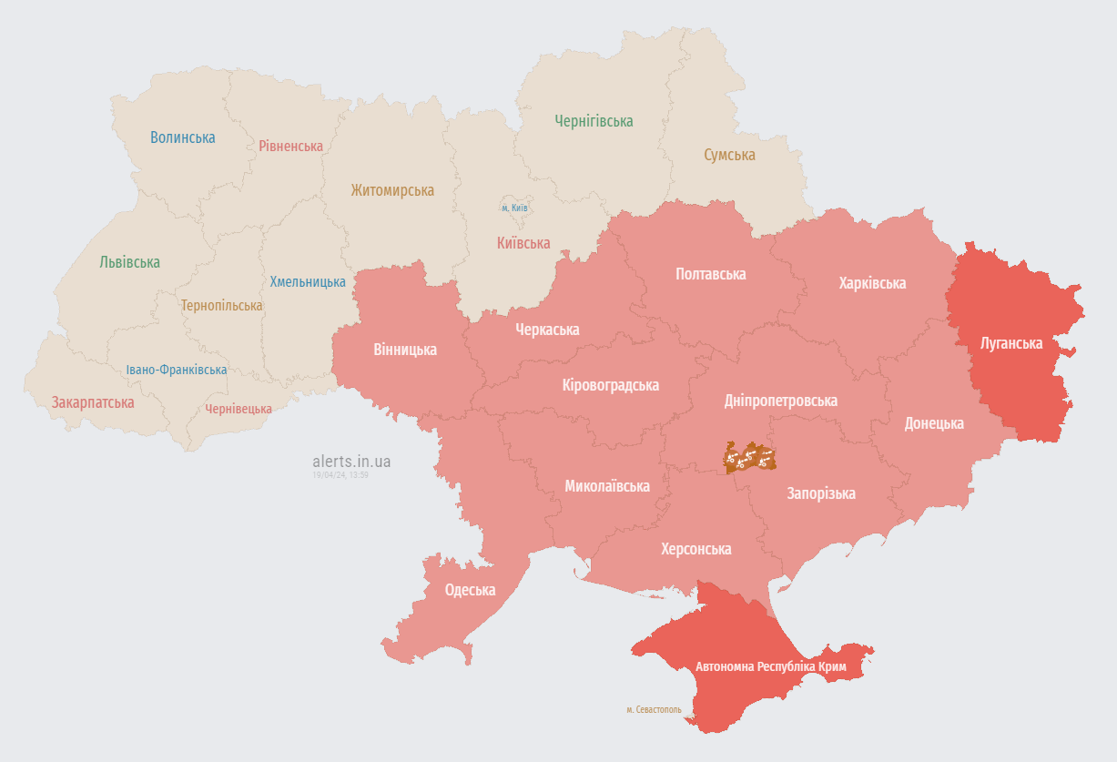 В Одессе прогремели взрывы, работает ПВО