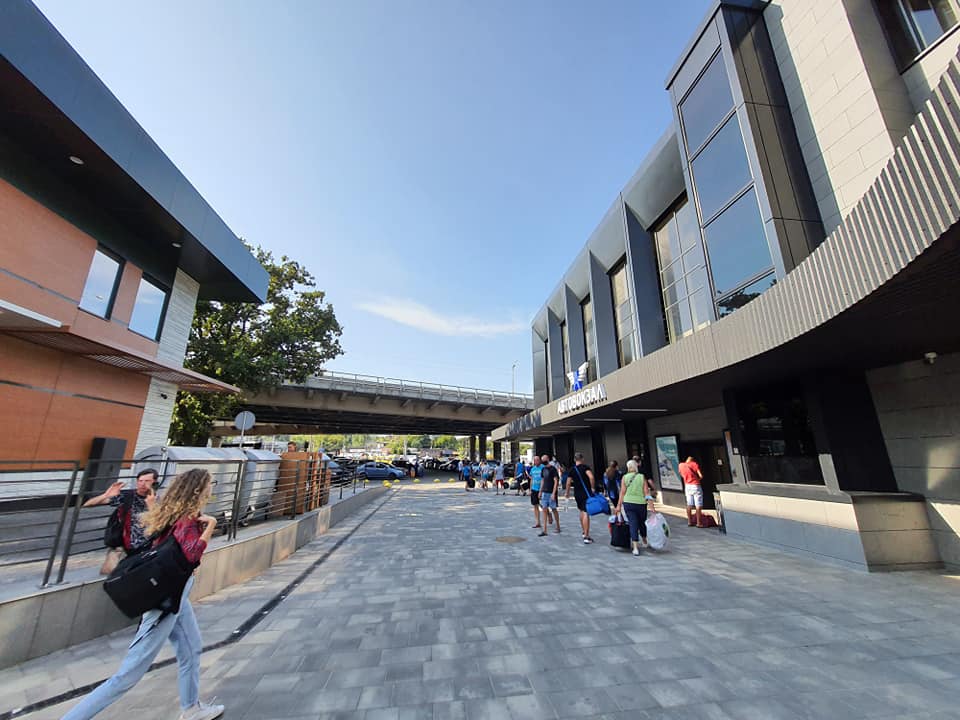 Дивіться нові фото київського автовокзалу після капремонту: безхатченки лишились