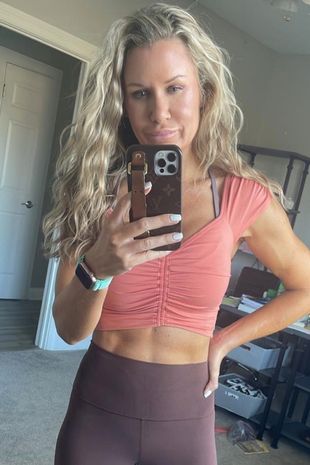 40-летняя фитнес-мама назвала простые 10 шагов, чтобы иметь хороший пресс