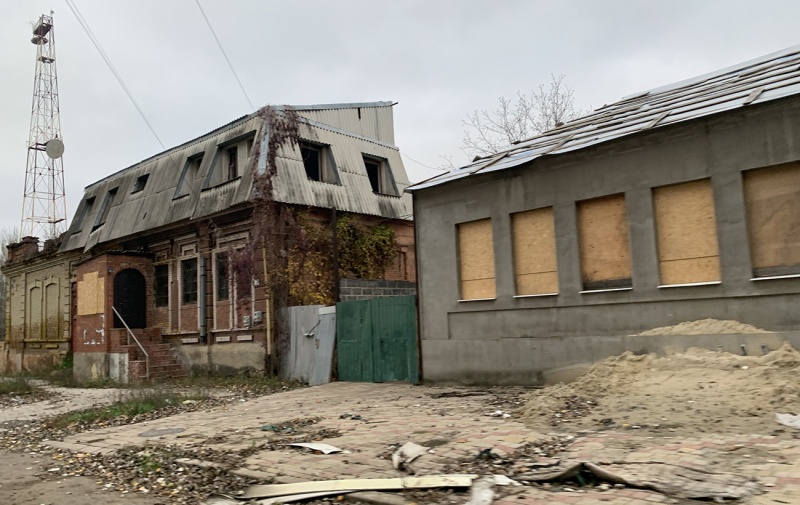 &quot;Взяти не можуть, тому знищують все навколо&quot;. Як живе Бахмут під постійною атакою росіян