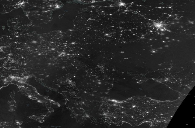 Супутники зафіксували, як українські міста поринули в темряву після масованих ракетних обстрілів 23 листопада.