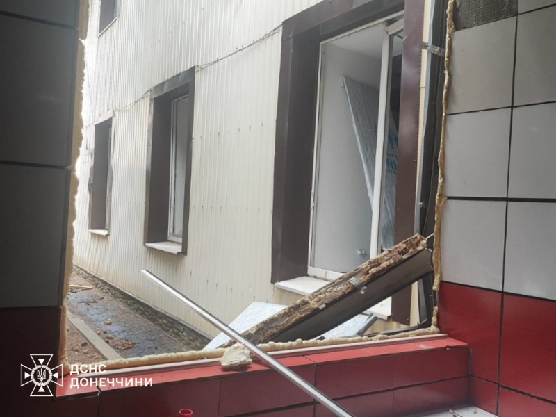 Russia attacks Druzhkivka in Donetsk region: Blast wave damaged a fire station