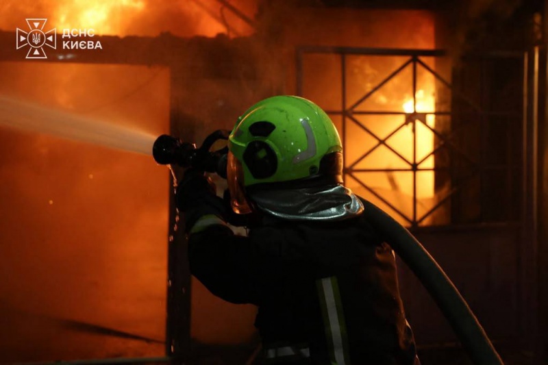 Kyiv attack damages market and several buildings, emergency crews respond