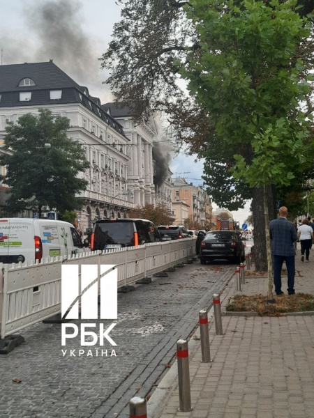 Russia strikes SBU building in central Kyiv, Zelenskyy says
