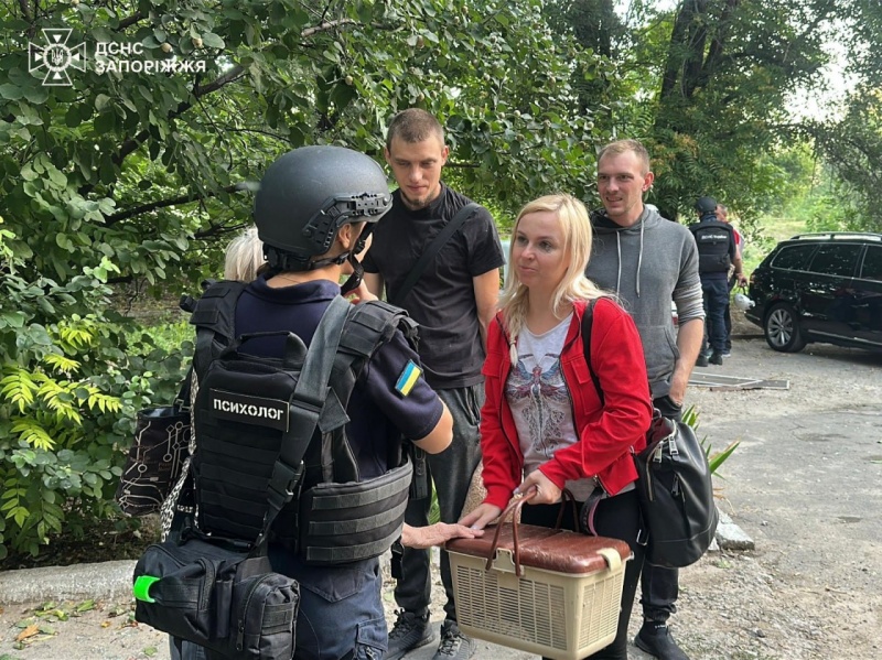 Russia hits residential buildings in Zaporizhzhia: 20+ injured, kids among victims