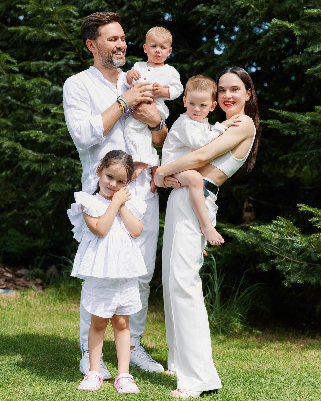 Дружина Тімура Мірошниченко зачарувала романтичними кадрами з чоловіком: відео