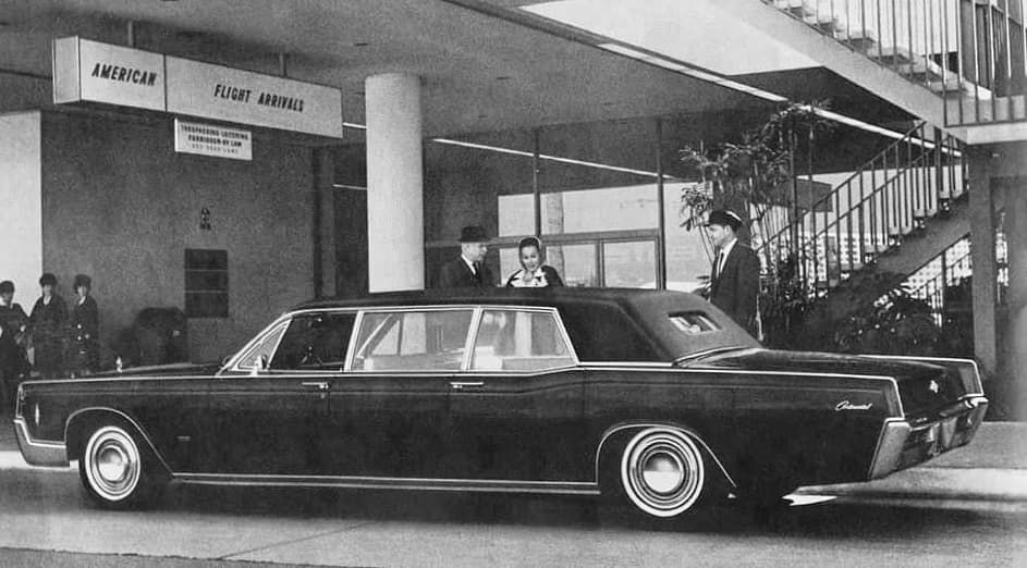 Колеса для Гуччи: какие роскошные автомобили можно увидеть в фильме "Дом Gucci"