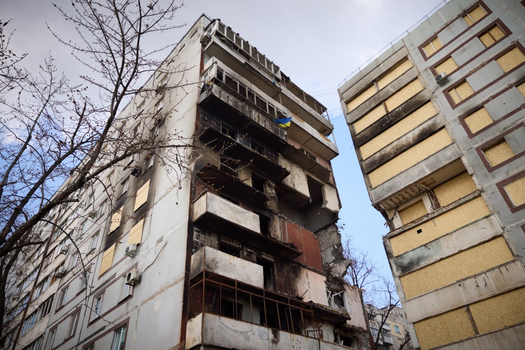 У Запоріжжі є загроза обвалу будинку, по якому била РФ: Зеленському доповіли про ситуацію