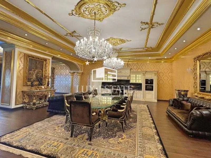 В Киеве продают квартиру &quot;для любителей роскоши&quot;: сумма шокирует