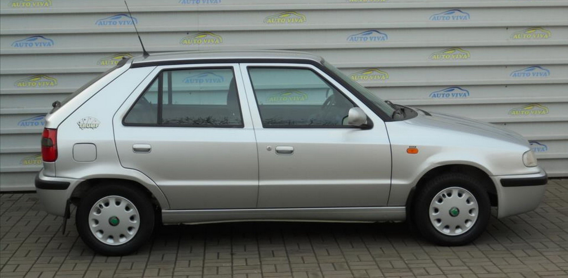 Стареньку 22-річну Skoda Felicia продають за 47 тисяч доларів