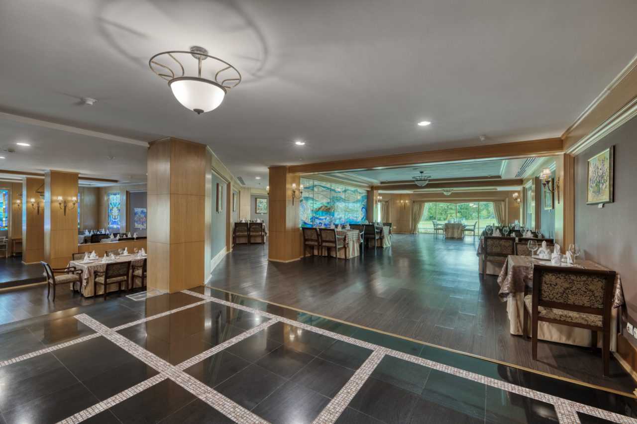 Смотрите, как выглядит элитный отель в Трускавце, где заседают "слуги народа"