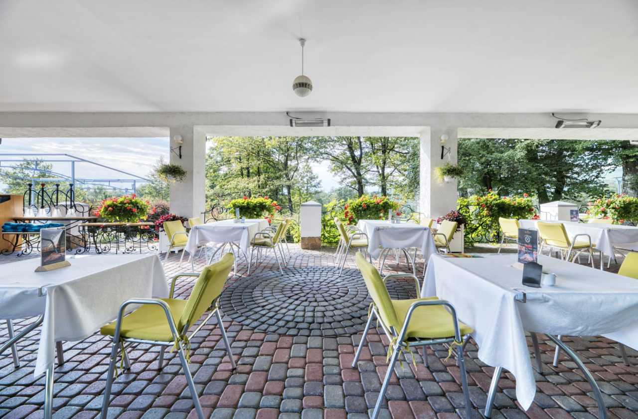 Смотрите, как выглядит элитный отель в Трускавце, где заседают "слуги народа"