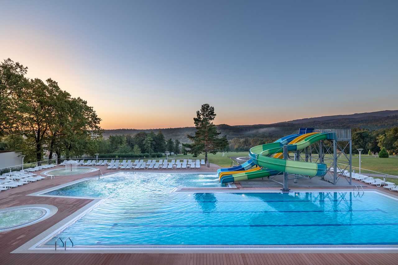 Смотрите, как выглядит элитный отель в Трускавце, где заседают "слуги народа"