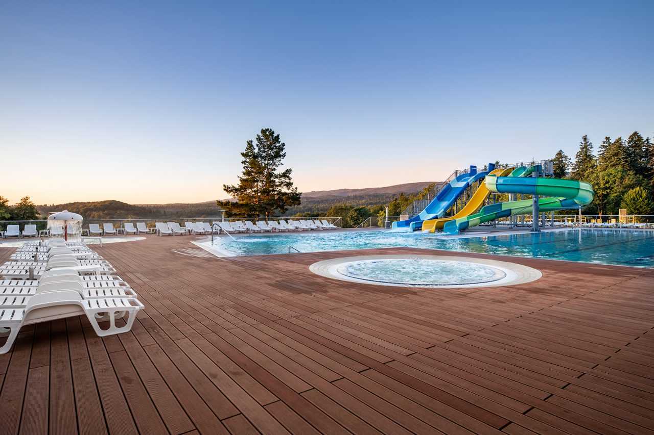 Смотрите, как выглядит элитный отель в Трускавце, где заседают "слуги народа"