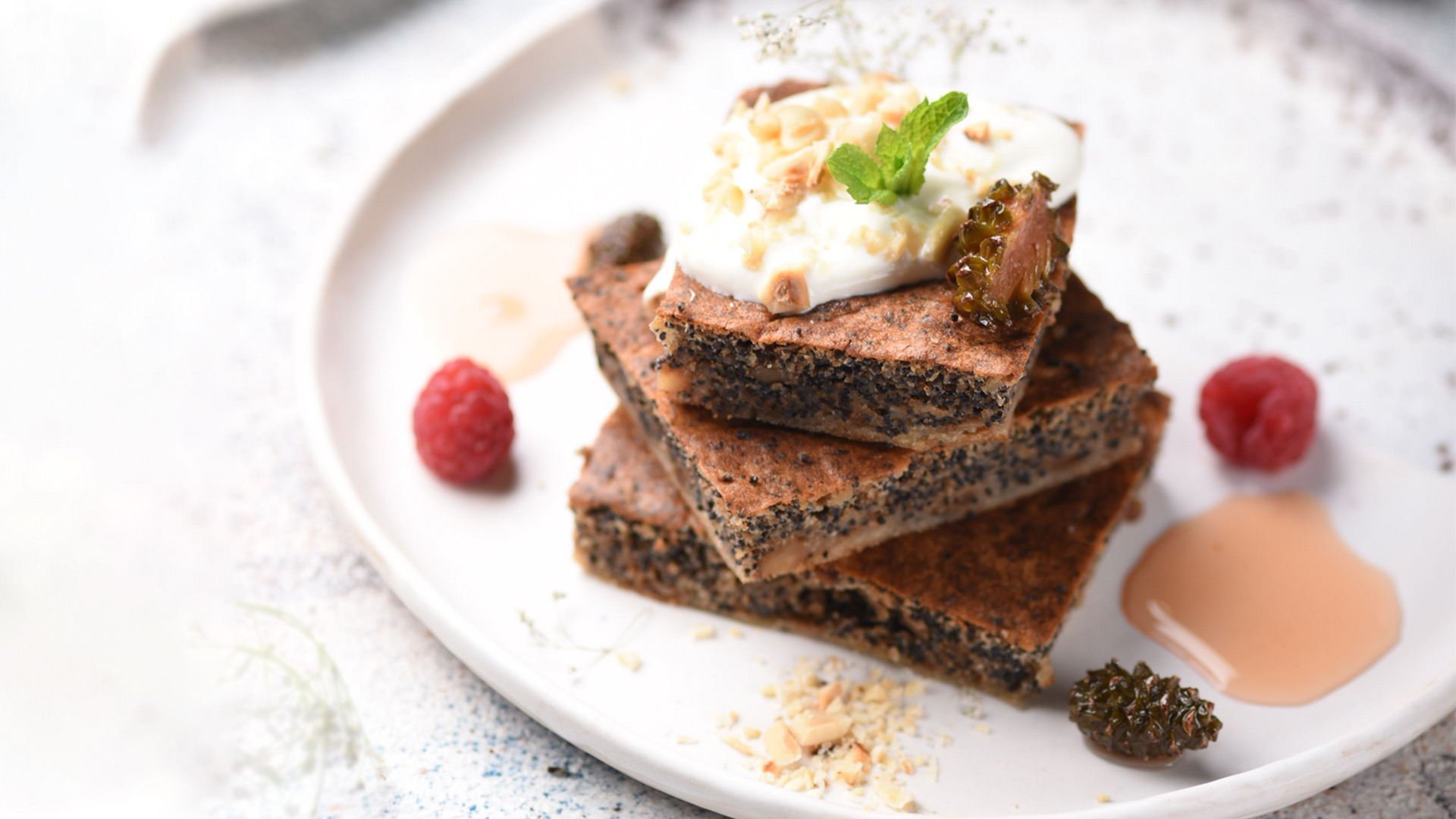 Печемо маковий пиріг з горіхами за старовинним і дуже простим рецептом