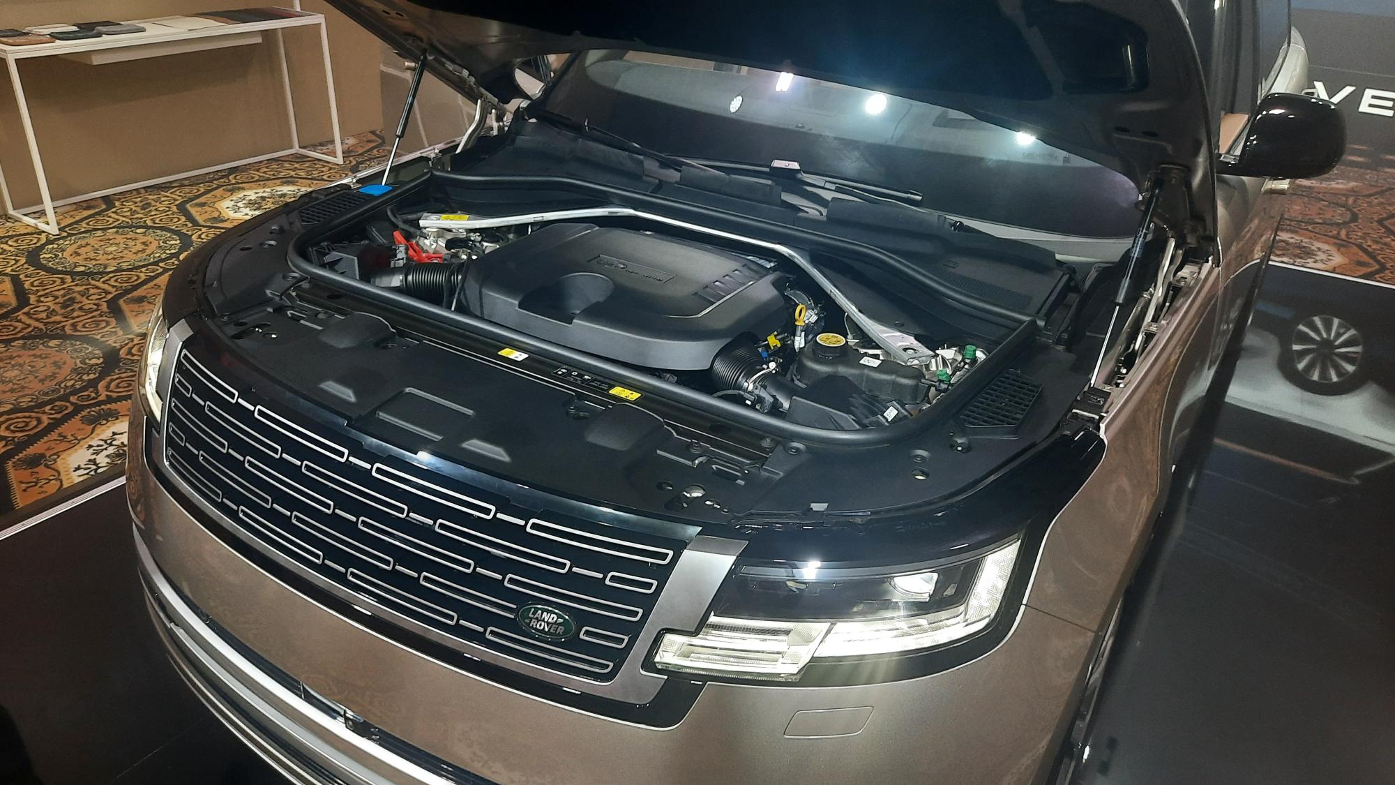 Розкіш у п'ятому поколінні: новий Range Rover стартував в Україні