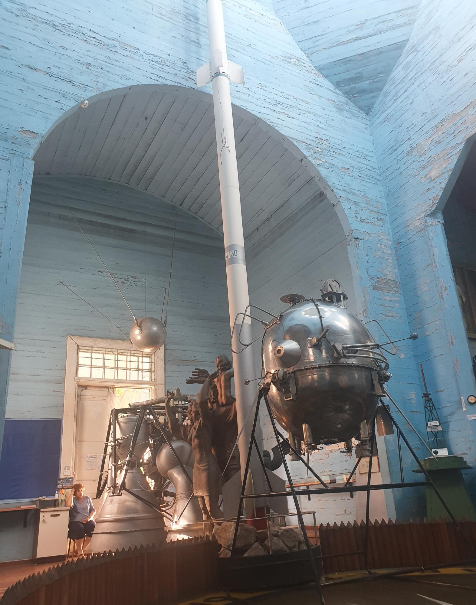 Вместо икон - Гагарин: как выглядит церковь под Киевом, которую &quot;советы&quot; превратили в культ космоса