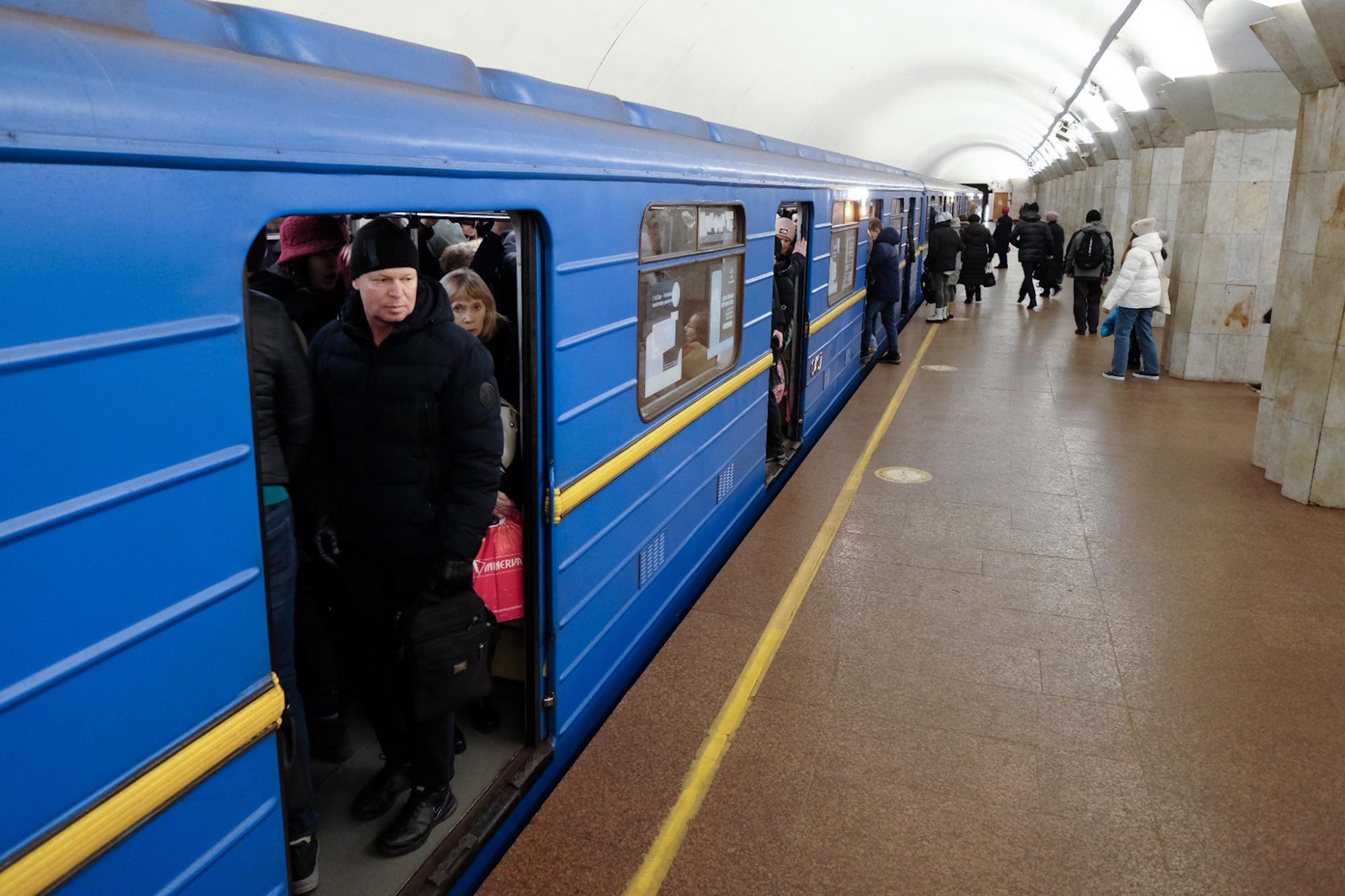 Первые фото со станций метро &quot;Крещатик&quot; и &quot;Майдан Независимости&quot;, которые снова работают