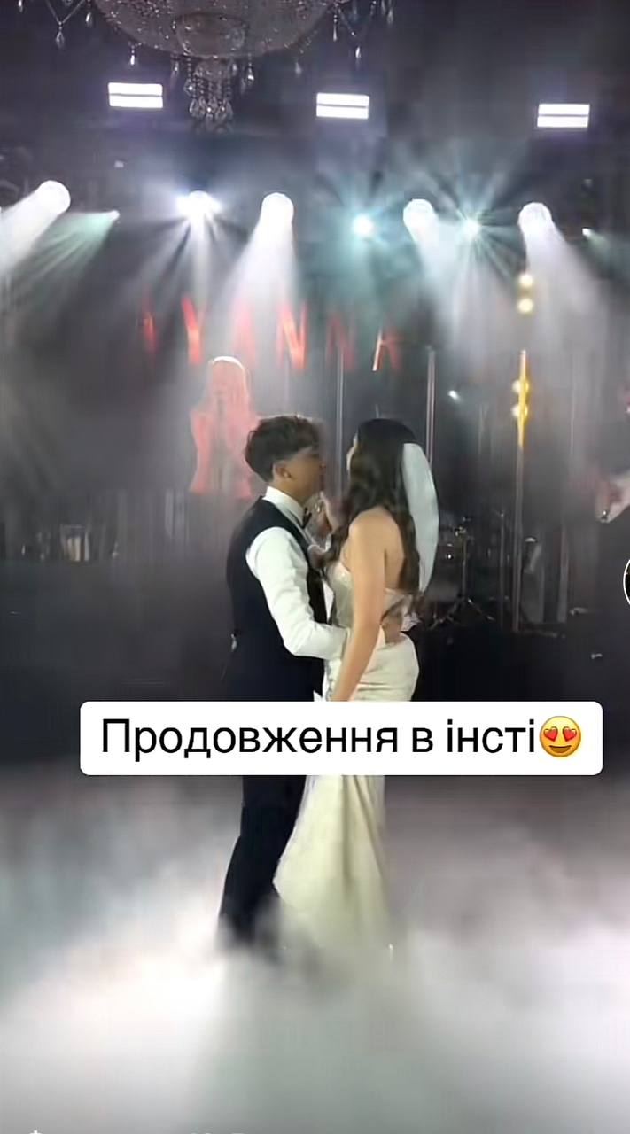 Не Ткачем единым: кто еще из знаменитостей развлекал гостей на свадьбе скандального блогера