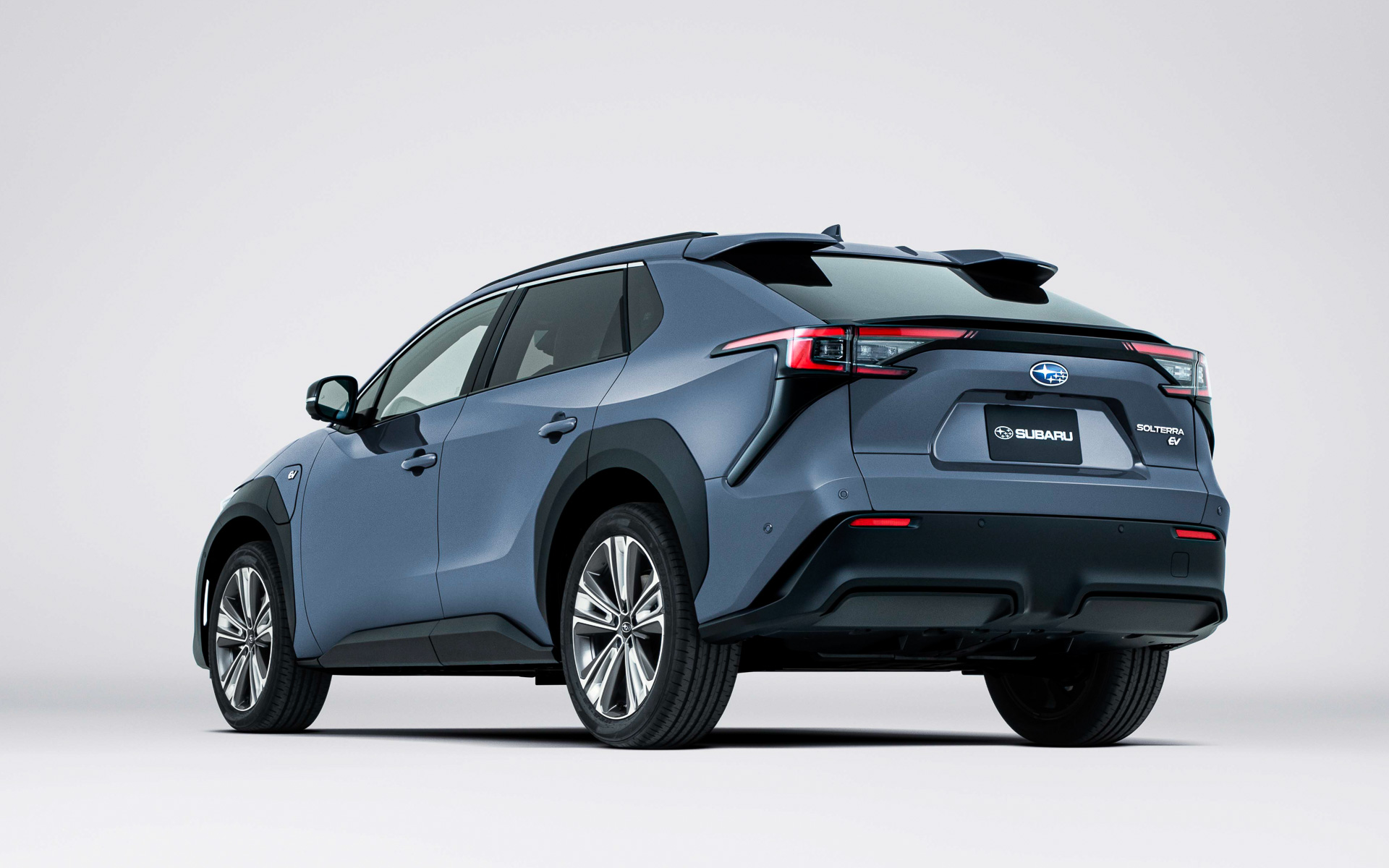 Створений разом із Toyota: представлено перший серійний електромобіль Subaru