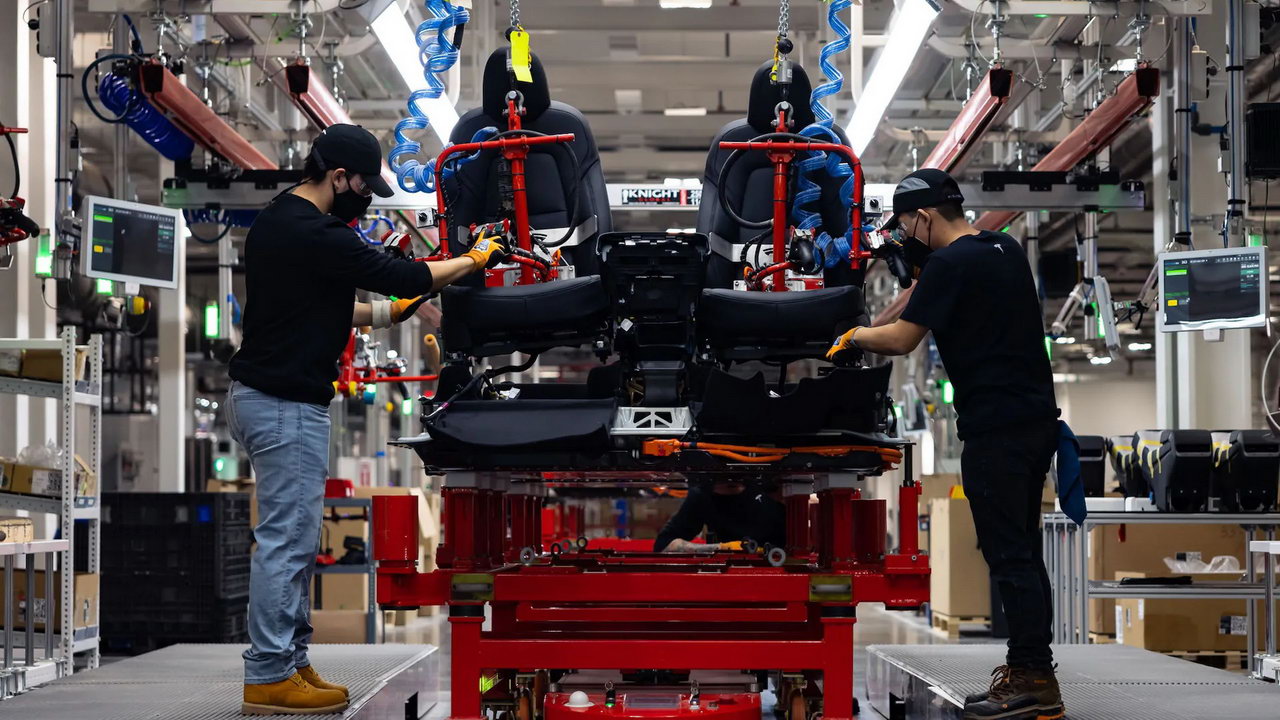 Куди піде рекордний прибуток: цього року Tesla не представить жодної новинки