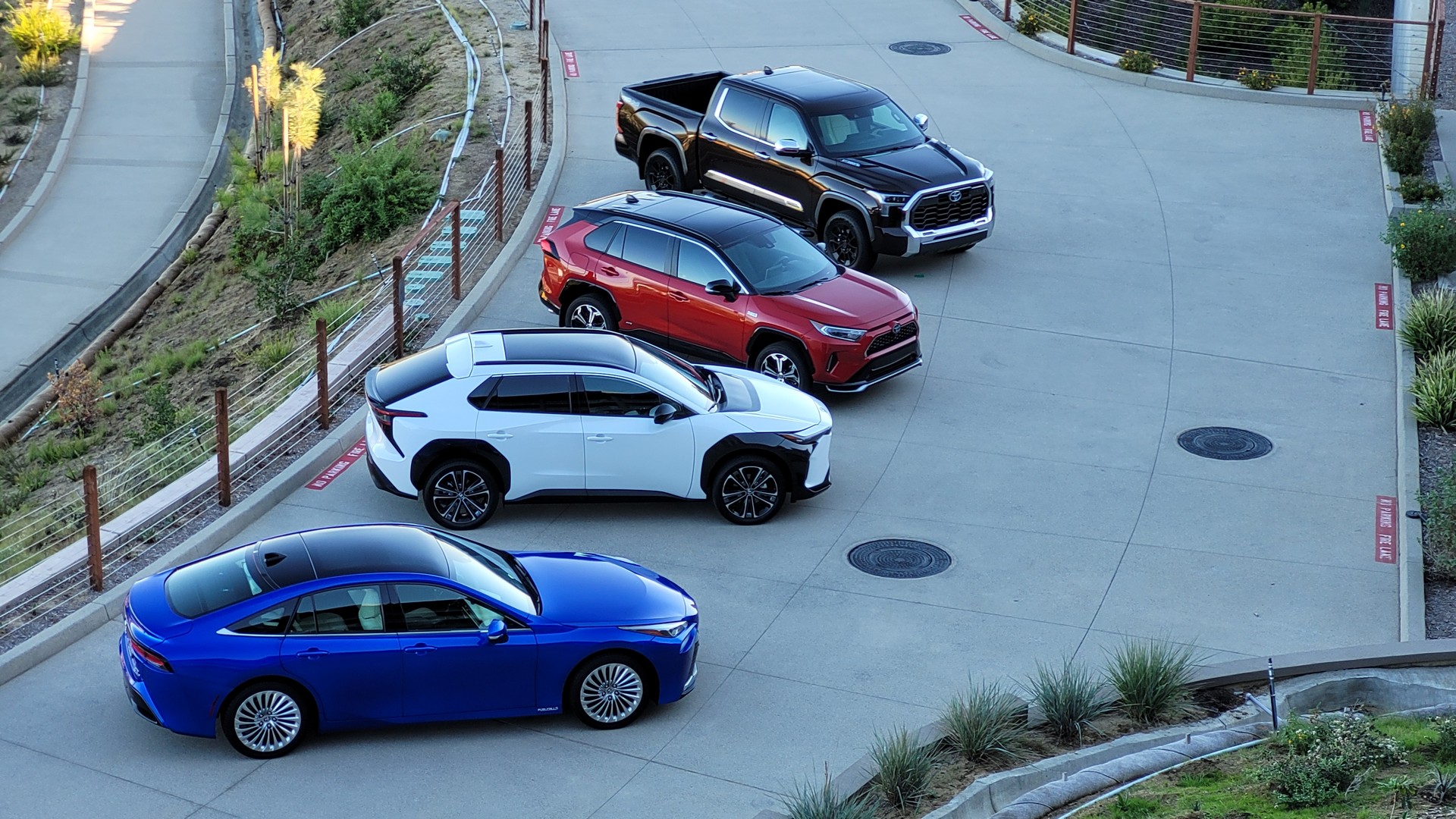 Майже 70% людей упевнені, що в електромобілях є двигун внутрішнього згоряння