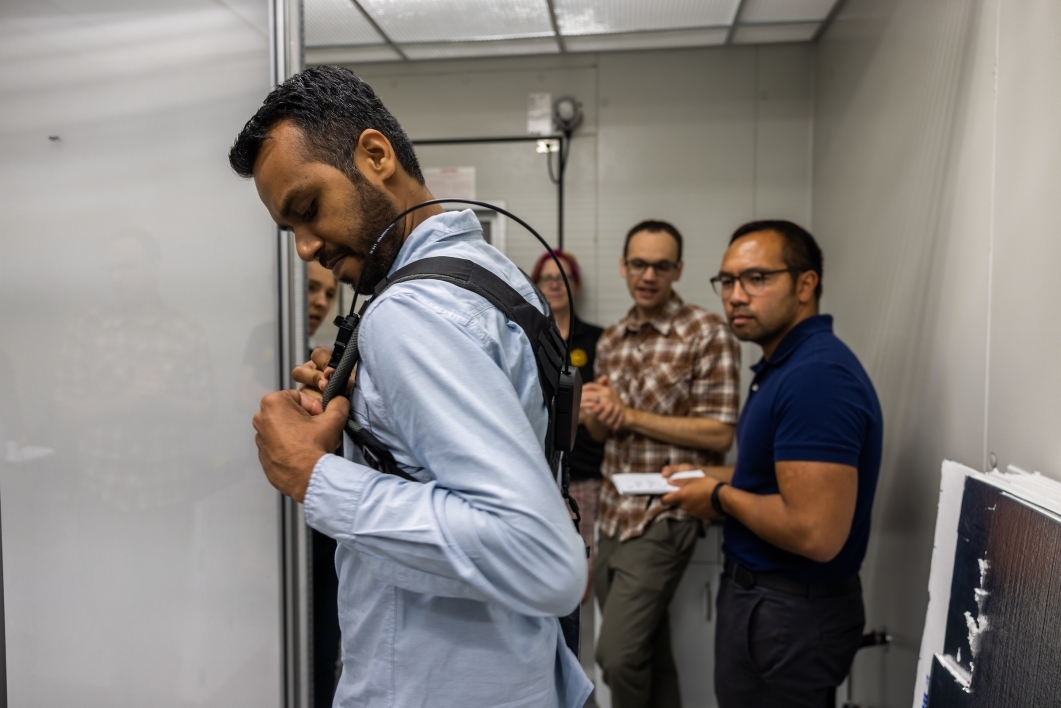 Вчені створили першого у світі робота, який дихає, потіє та тремтить: ось як він виглядає