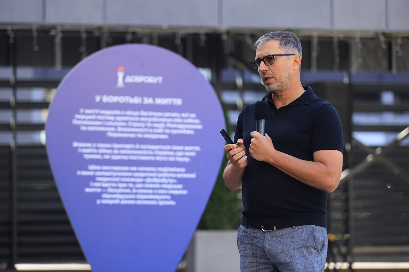 В Киеве открыли благотворительную фотовыставку, посвященную работе медиков