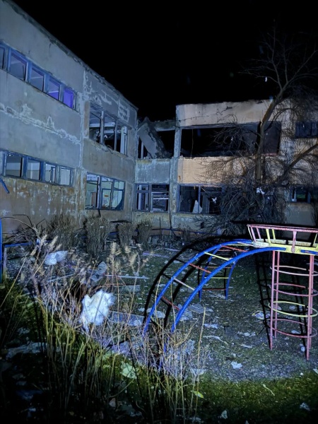 Russians shell Selydove in Donetsk region: 1 dead, child among wounded