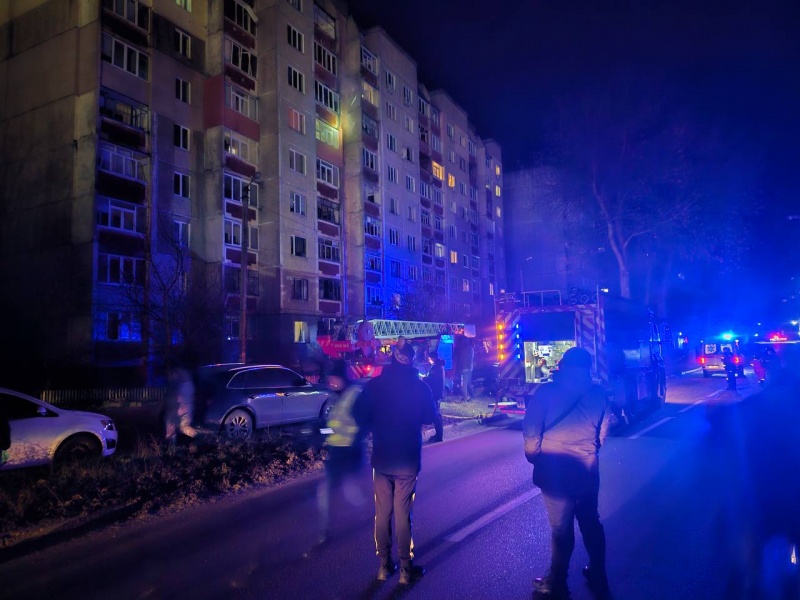 Russian strike on nine-story building in Ukraine's Chernihiv: Footage of aftermath