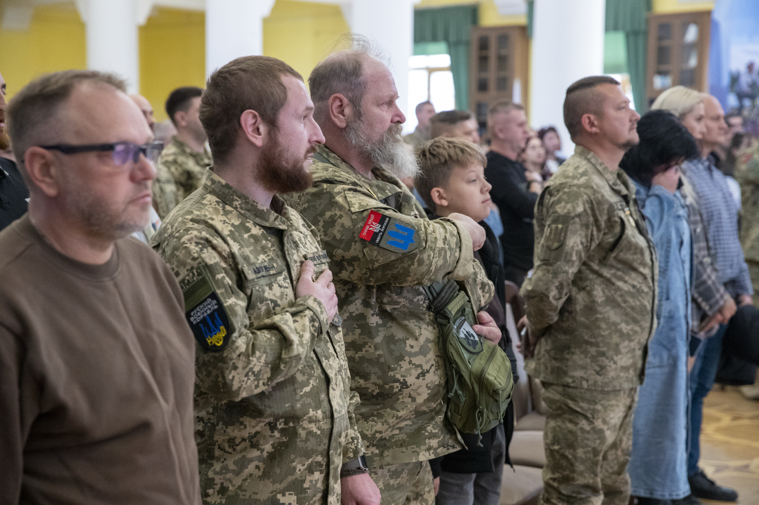 Кличко вручив нагороди до Дня Захисників і Захисниць (фото: t.me/vitaliy_klitschko) "Близько 200 тисяч киян на фронті": Кличко відзначив воїнів до Дня Захисників і Захисниць