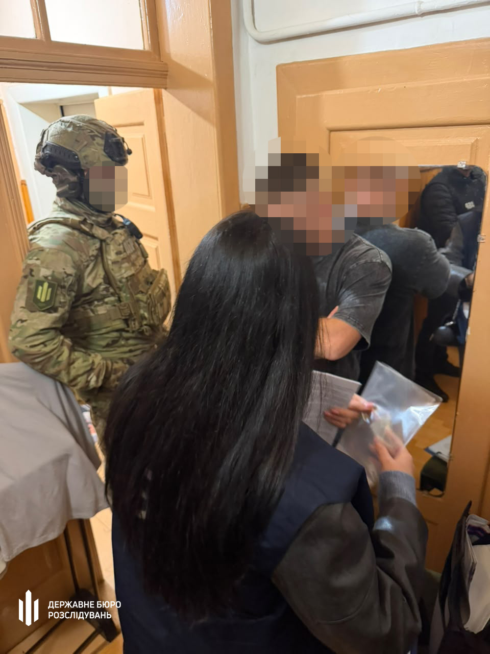 Катування та хабарі: у Чернівецькому ТЦК затримали керівника та його підлеглих