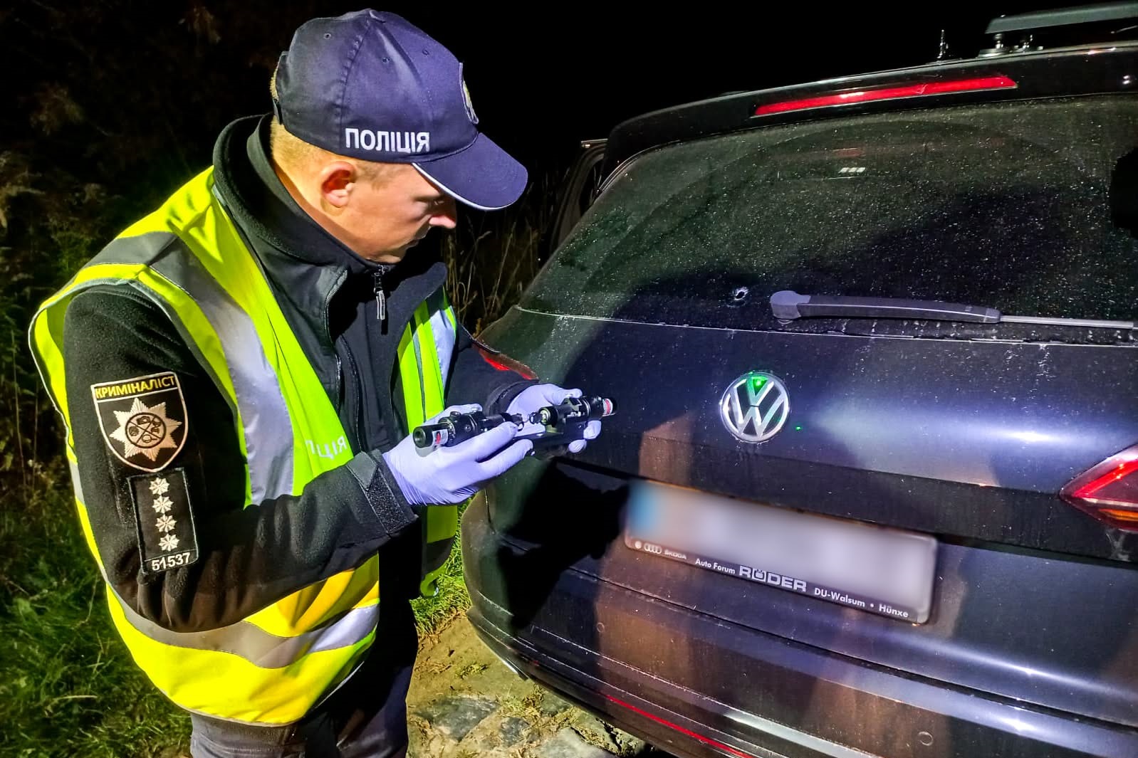 Фото: поліція Рівненщини затримала підозрюваних у вбивстві (facebook.com/police.in.Rivne.region)