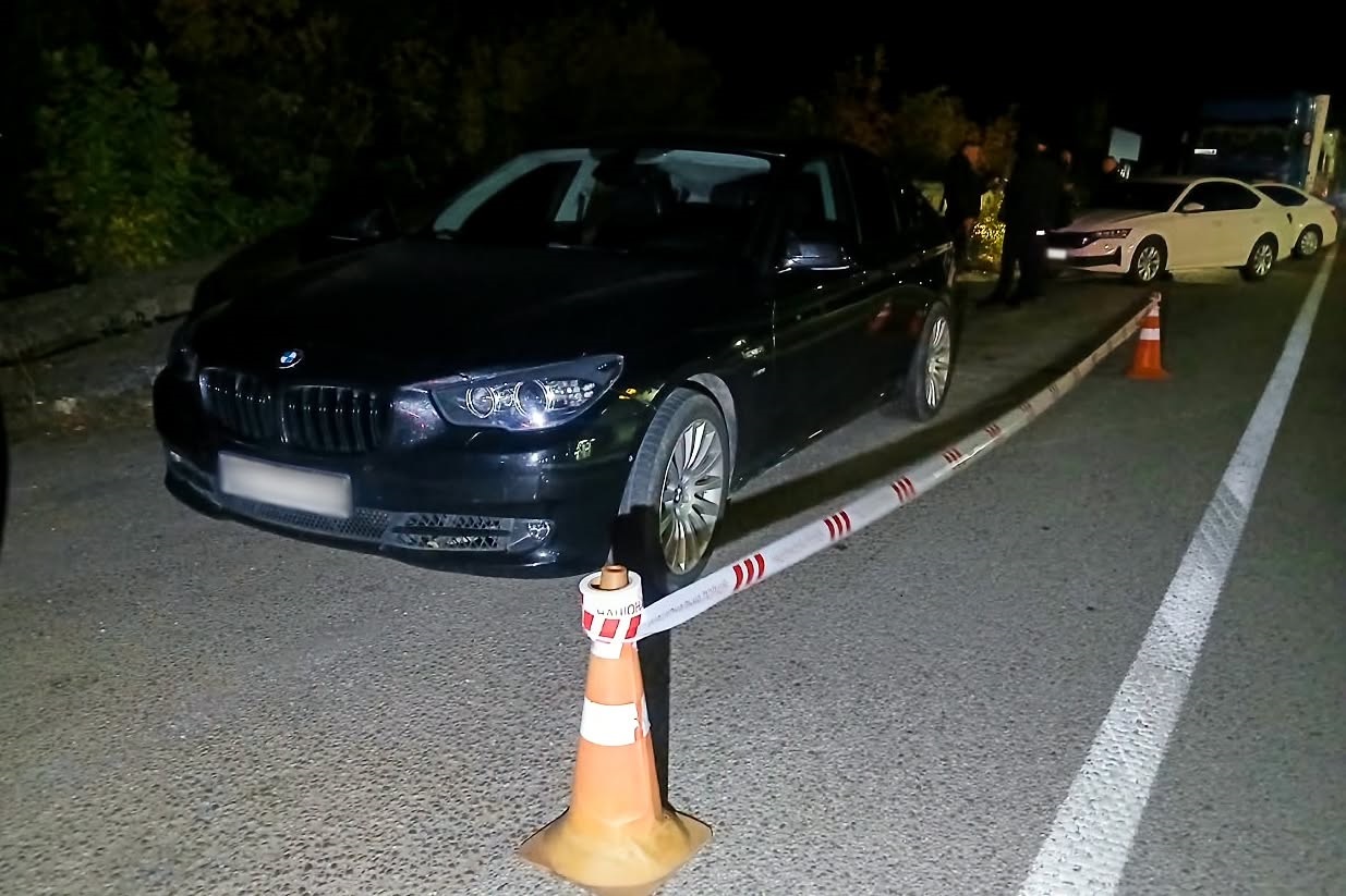 Фото: поліція Рівненщини затримала підозрюваних у вбивстві (facebook.com/police.in.Rivne.region)