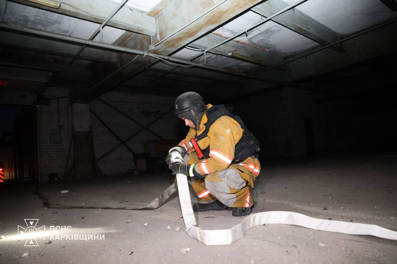 Фото: РФ атакувала підприємство під Харковом (t.me/dsns_telegram)