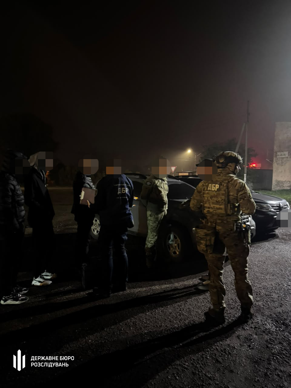 Катування та хабарі: у Чернівецькому ТЦК затримали керівника та його підлеглих