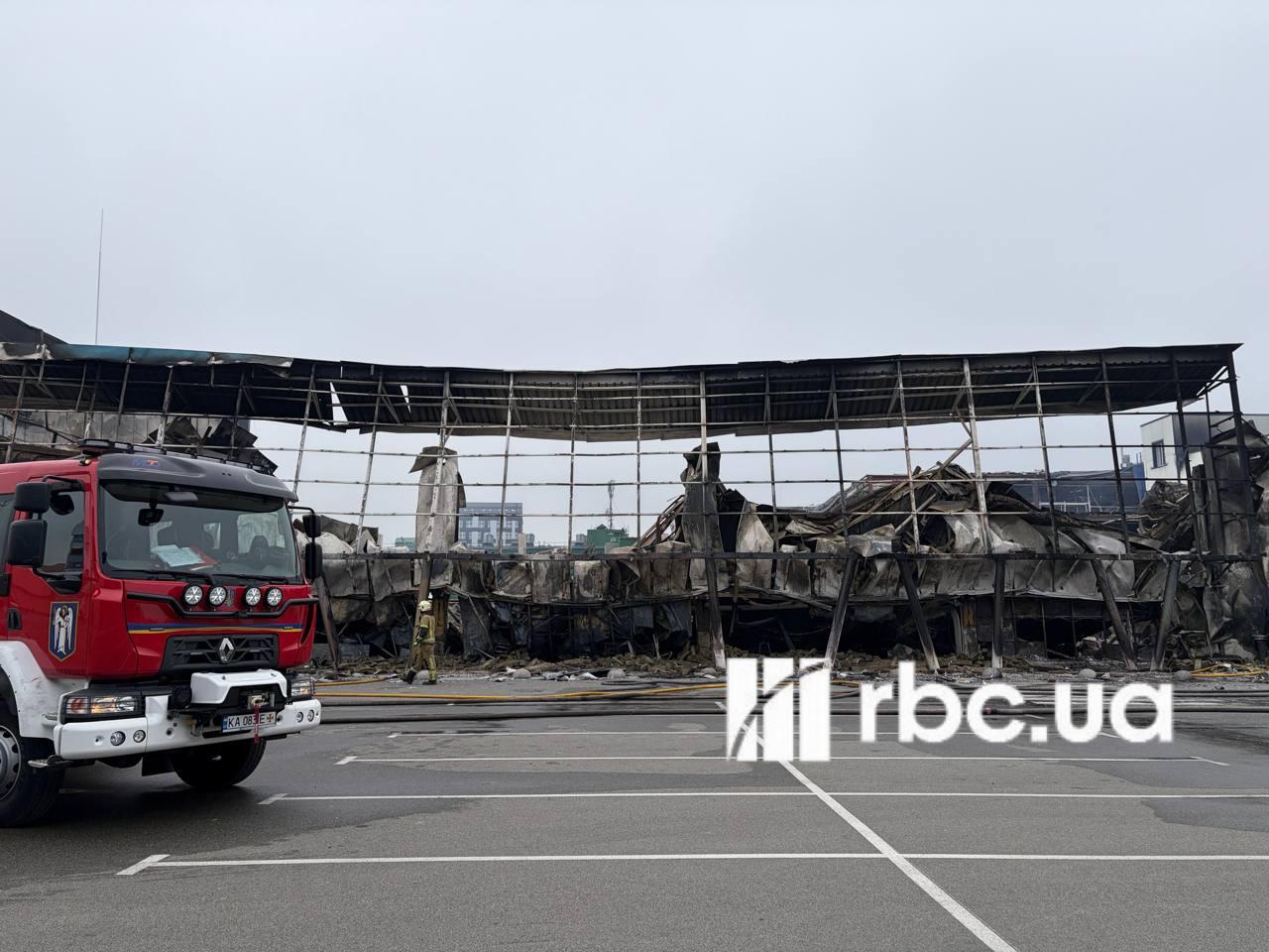 Який вигляд мають Retail Park, "Епіцентр" та "Ашан" на Почайній в Києві після атаки: фото, відео