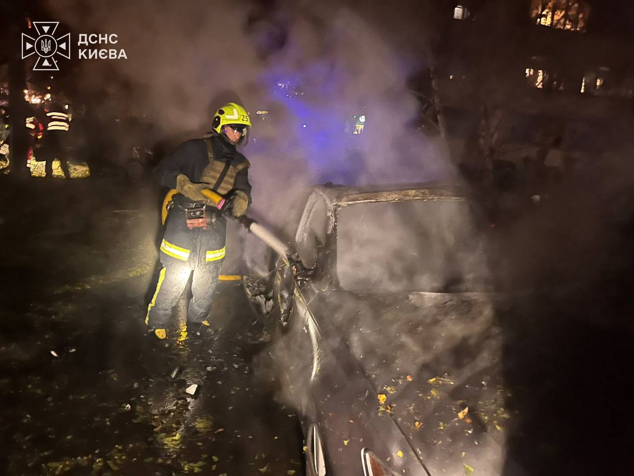 Фото: наслідки атаки РФ на Київ (t.me/dsns_telegram)