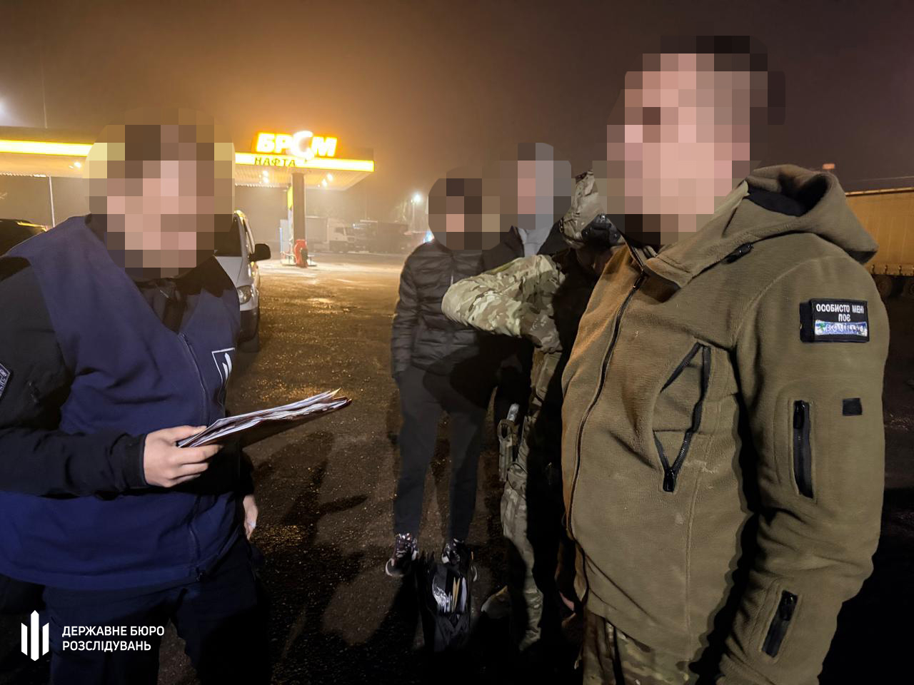 Катування та хабарі: у Чернівецькому ТЦК затримали керівника та його підлеглих
