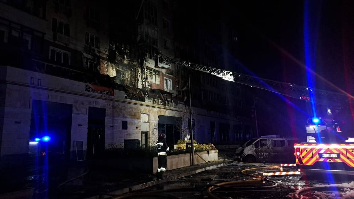 В Умані через атаку РФ палала висотка та постраждали 5 людей