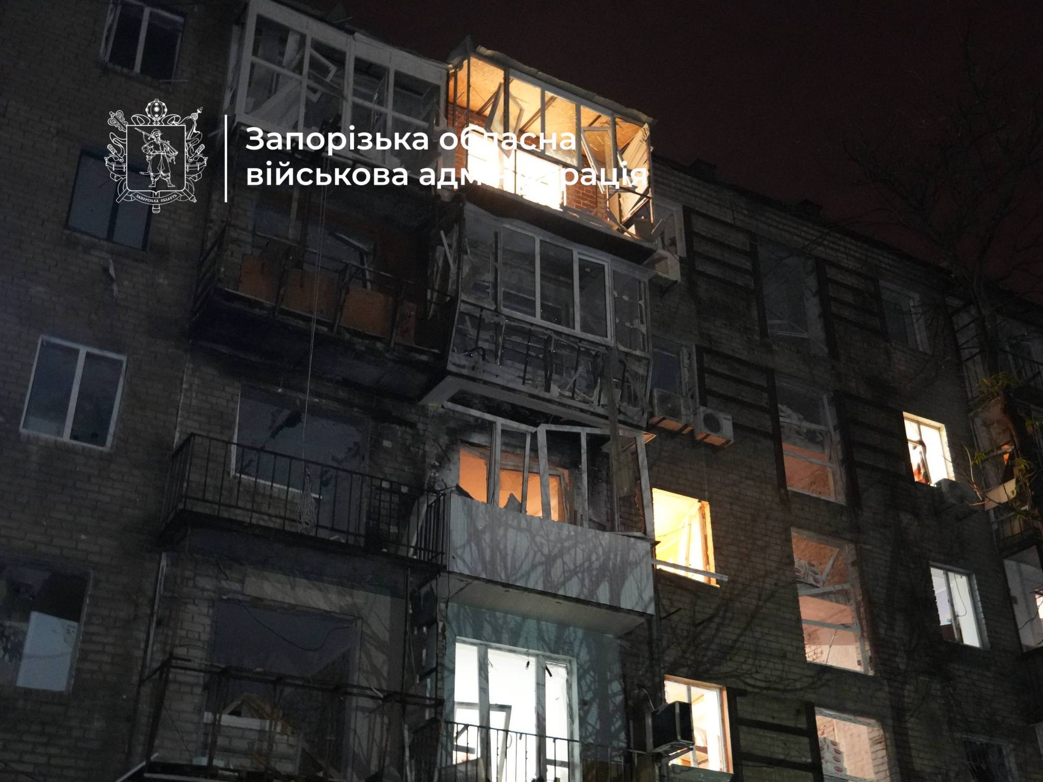 РФ атакувала ракетами Кривий Ріг і Запоріжжя: пошкоджені будинки та підприємство