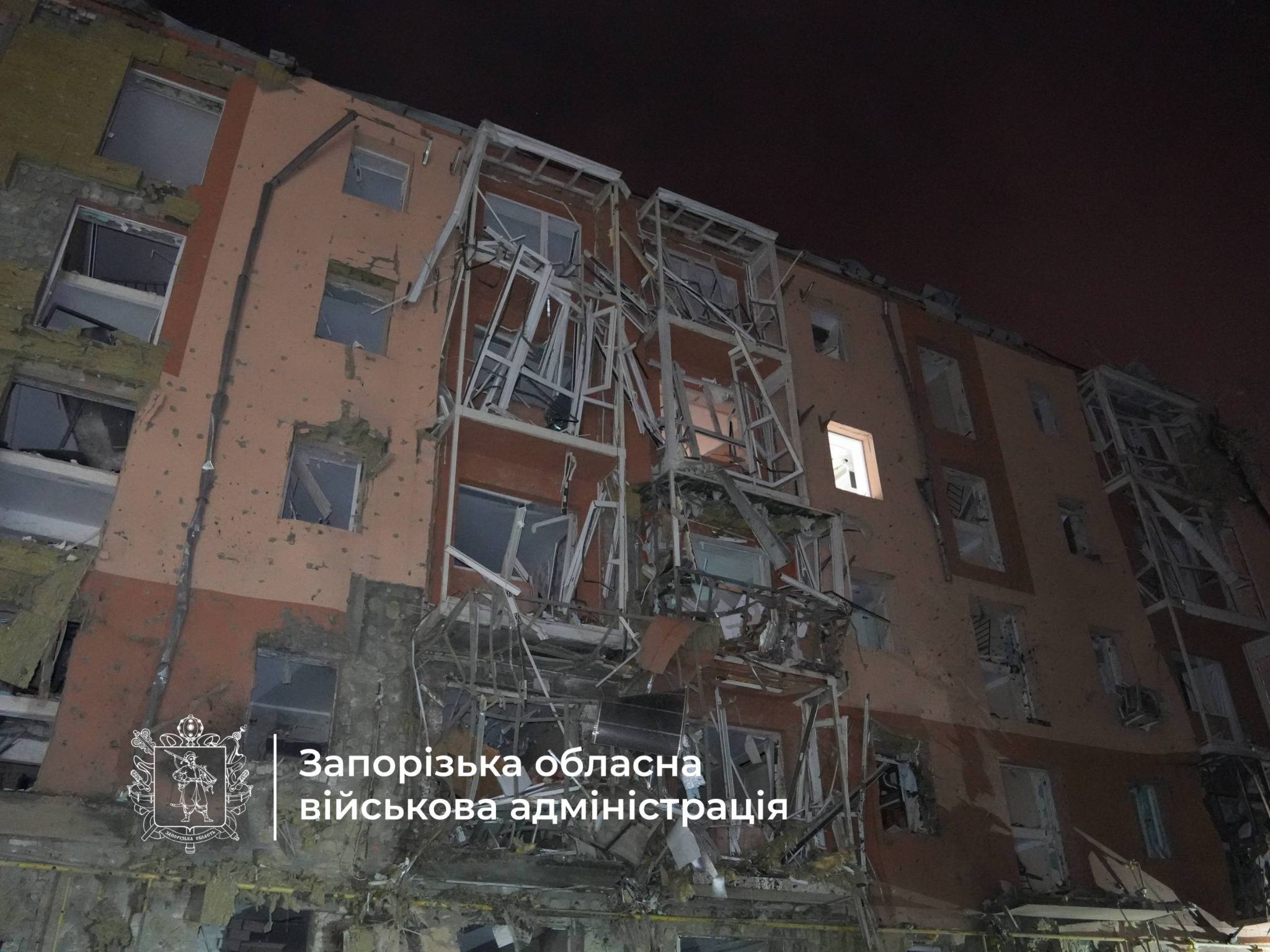 РФ атакувала ракетами Кривий Ріг і Запоріжжя: пошкоджені будинки та підприємство