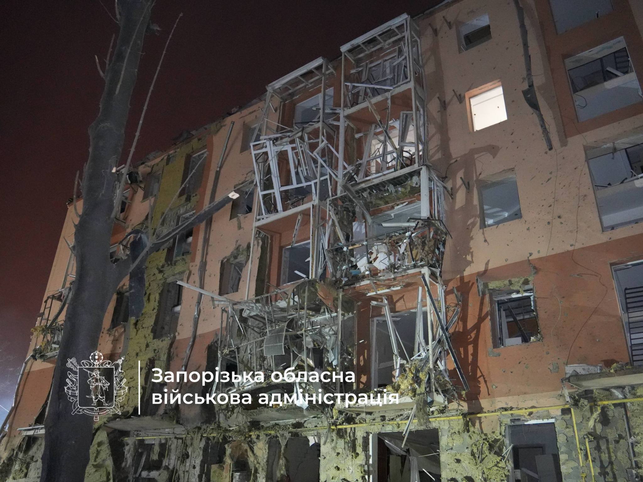 РФ атакувала ракетами Кривий Ріг і Запоріжжя: пошкоджені будинки та підприємство