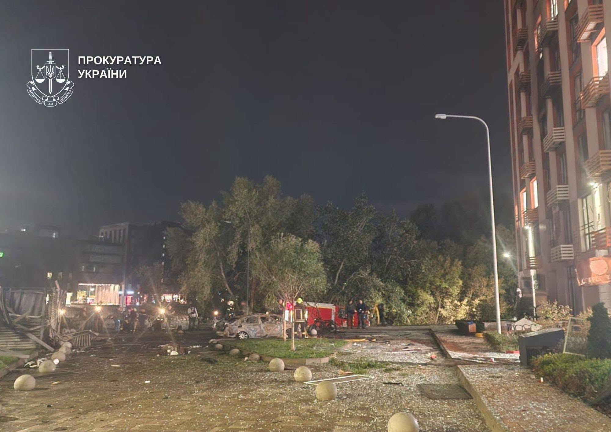 У Києві зросла кількість загиблих через удар РФ по висотці: фото наслідків