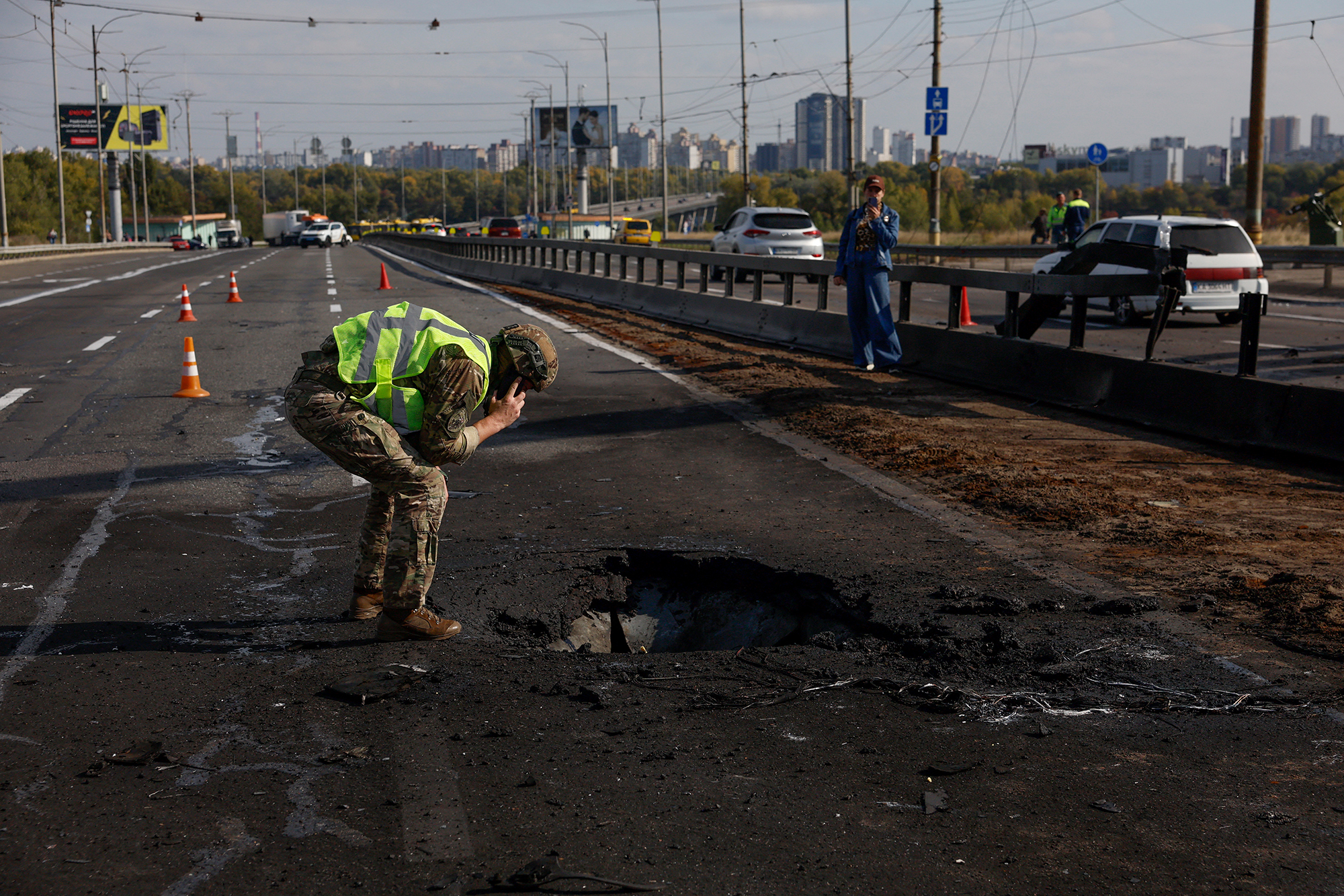 Понтоны не заменят мосты, а на тоннель уйдет до 10 лет: эксперт об альтернативах для Киева