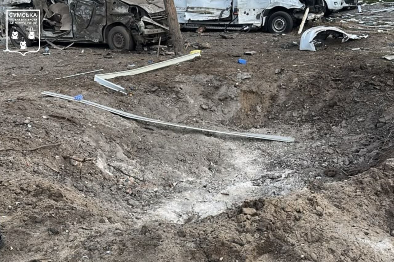 Росіяни вдарили КАБами по Сумах: пошкоджена багатоповерхівка, є постраждалі