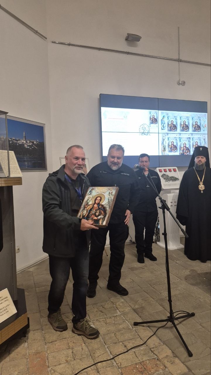 Архангел Гавриїл і молитва розвідника: Укрпошта презентувала нову марку до Дня капелана