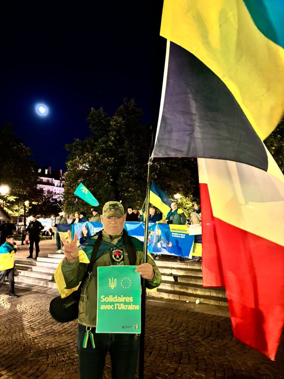 У Парижі українці та французи вийшли на мітинг на підтримку України (фото)